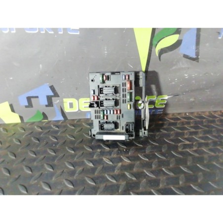 Recambio de caja reles / fusibles para peugeot 307 (s1) xn referencia OEM IAM 9650663980 B4 