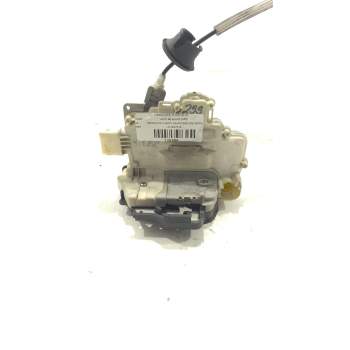 CERRADURA PUERTA DELANTERA IZQUIERDA 4F1837015 