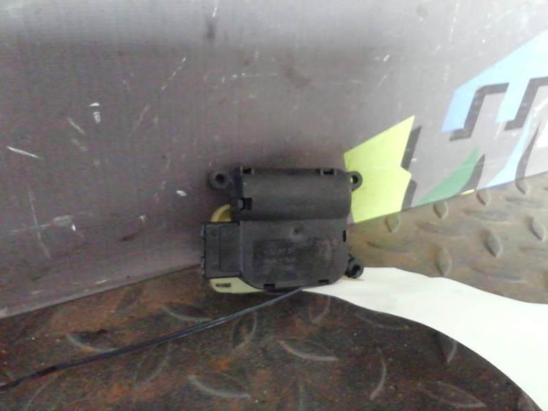 MOTOR TRAMPILLA CALEFACCION B4845 0132801357 23040902