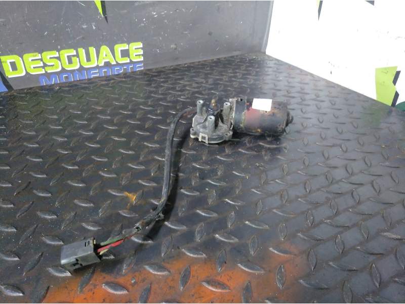 MOTOR LIMPIA DELANTERO 0390246090 
