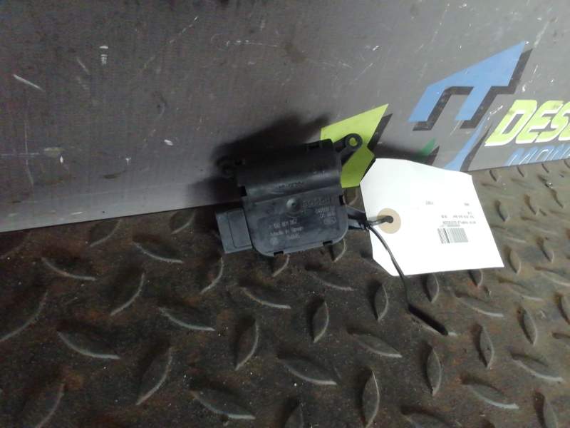 MOTOR TRAMPILLA CALEFACCION B4845 0132801357 04050902