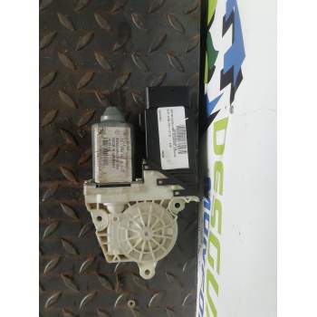 MOTOR ELEVALUNAS DELANTERO DERECHO 105415301 