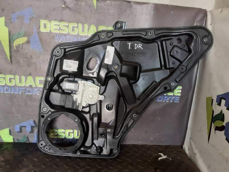 ELEVALUNAS TRASERO DERECHO 5N0839730R 5N0959704F 