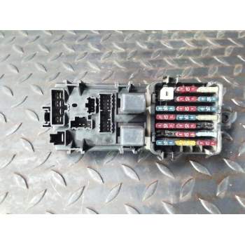 CAJA RELES / FUSIBLES MB839030 