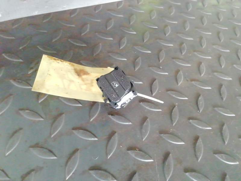 MANDO ELEVALUNAS TRASERO DERECHO 1H0959855C 