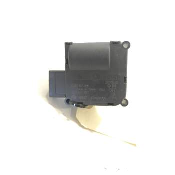 MOTOR APERTURA TRAMPILLAS CLIMATIZADOR 132801359 / 27070503 / CZ1168803141 / 4F0820511A 