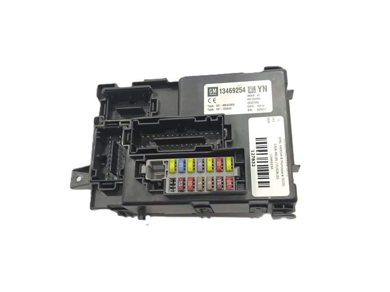 CAJA RELES / FUSIBLES 13469254 