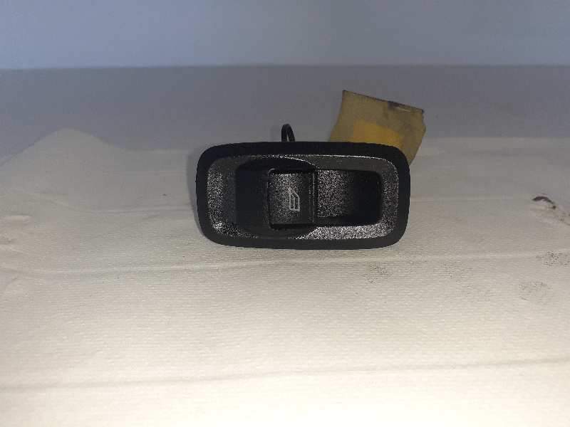 MANDO ELEVALUNAS DELANTERO DERECHO 8A6T14529AA 