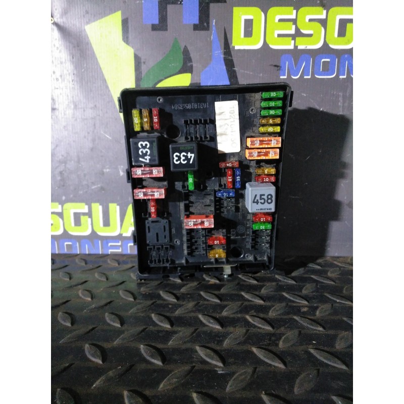 Desguace MonforteCAJA RELES / FUSIBLES 1K0937124K 1A3101053584 VOLKSWAGENCaja reles / fusibles|Desguace Monforte