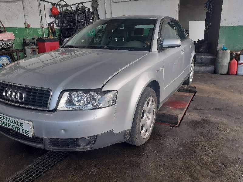 AUDI A4 BERLINA (8E)