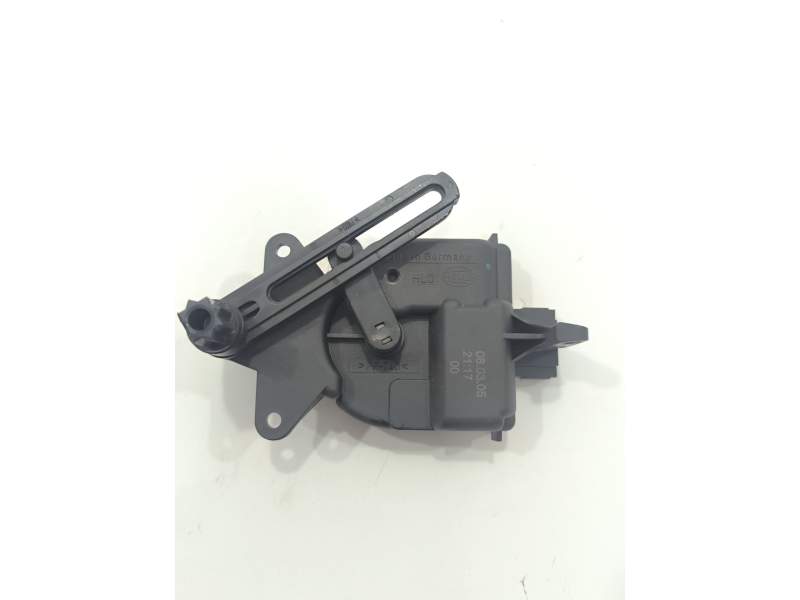 MOTOR APERTURA TRAMPILLAS CLIMATIZADOR 6NN00762602 