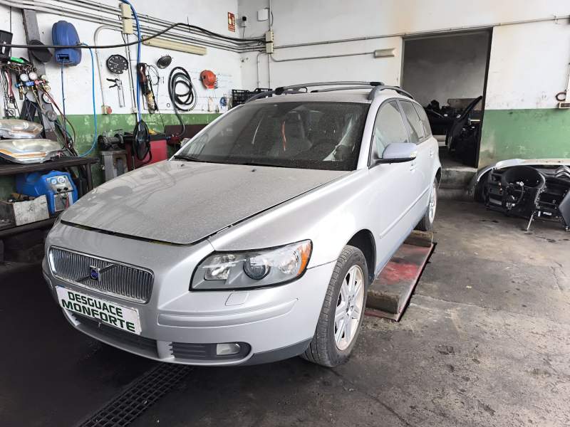 VOLVO V50 (545)