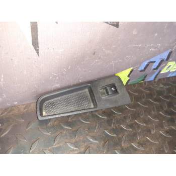 MANDO ELEVALUNAS DELANTERO DERECHO 26107A191 