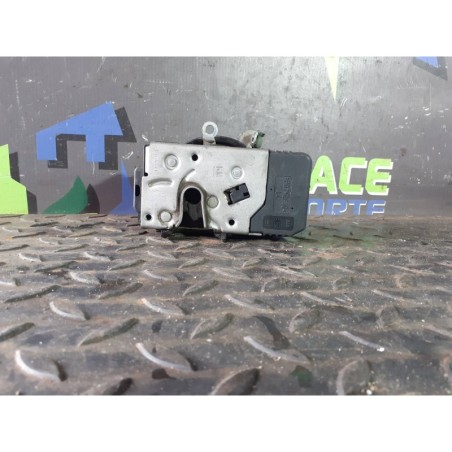 Recambio de cerradura puerta delantera izquierda para opel corsa c blue line referencia OEM IAM 13154791  