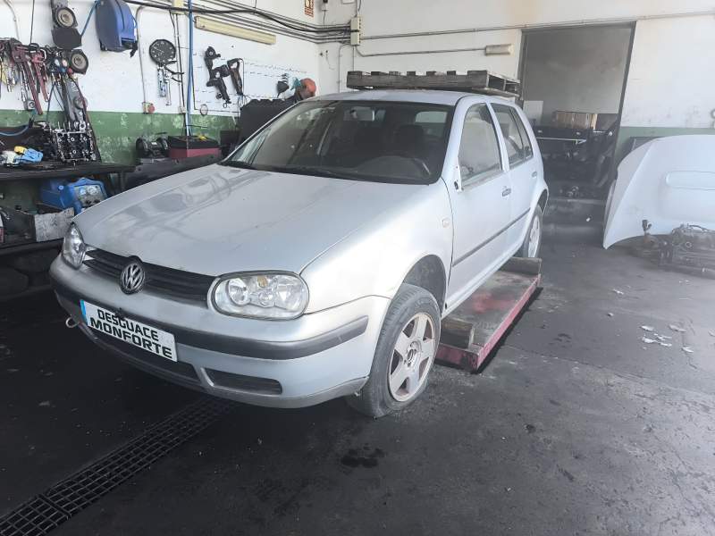 VOLKSWAGEN GOLF IV (1J1)