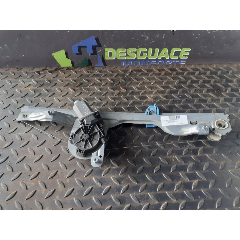 Desguace MonforteELEVALUNAS DELANTERO DERECHO 118242 RENAULTElevalunas delantero derecho|Desguace Monforte