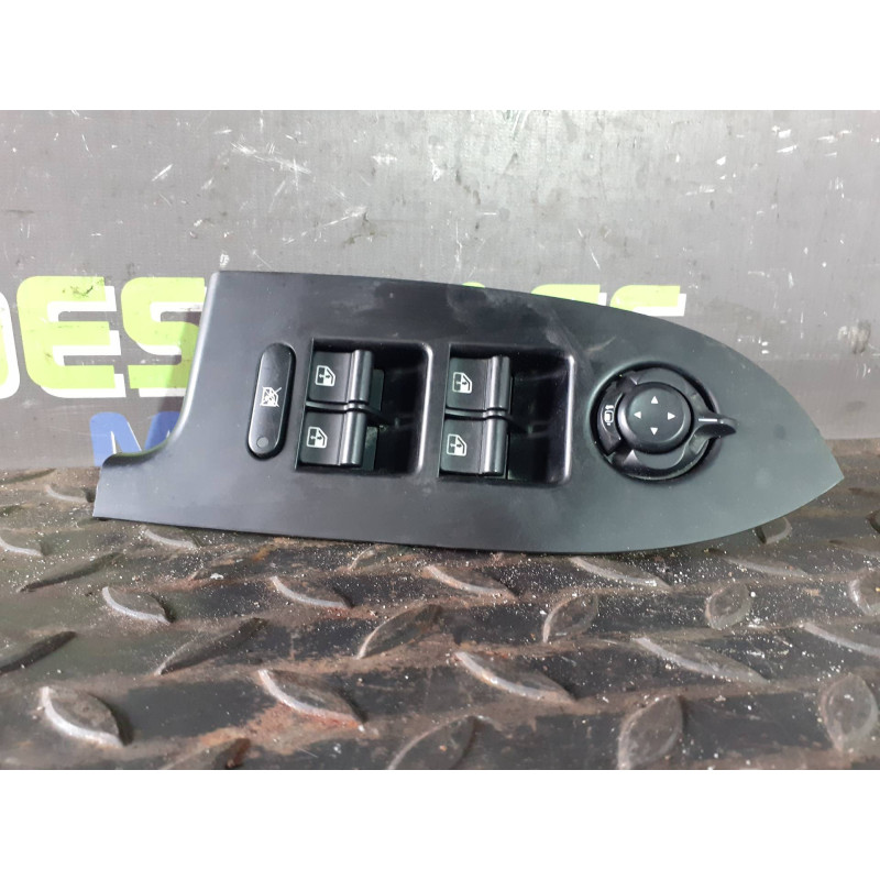 Recambio de mando elevalunas delantero izquierdo para alfa romeo giulietta (191) distinctive referencia OEM IAM 156106167  