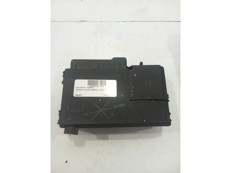 CAJA RELES / FUSIBLES 96964227 