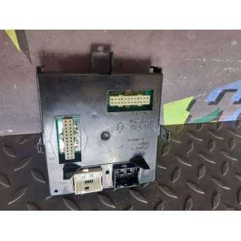 CAJA RELES / FUSIBLES 8200534446 