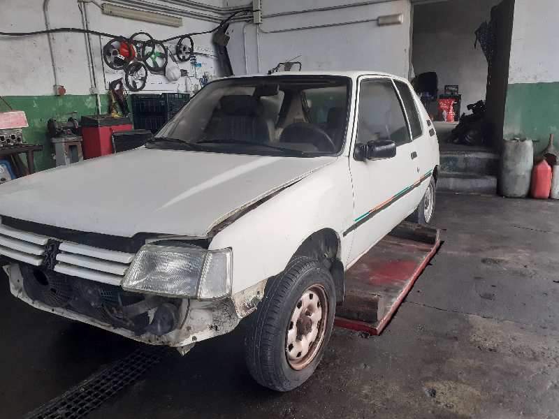 PEUGEOT 205 BERLINA