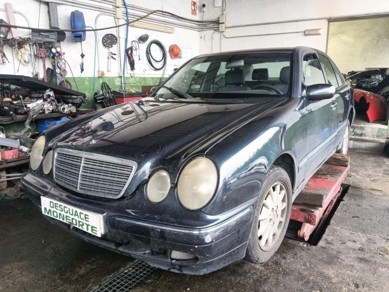 MERCEDES-BENZ CLASE E (W210)