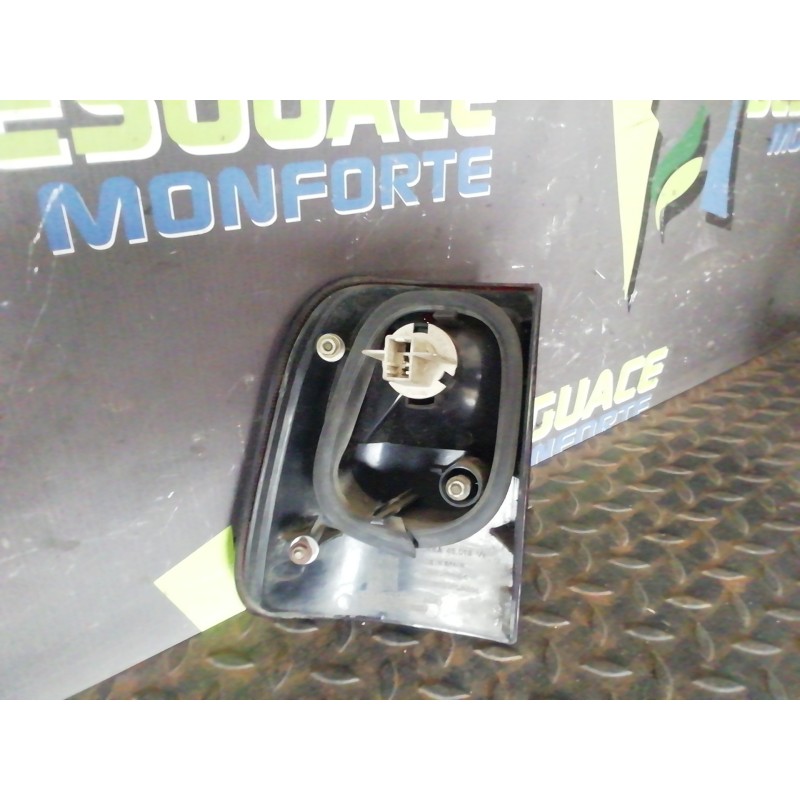 Desguace MonfortePILOTO TRASERO DERECHO 268500F001 FORDPiloto trasero derecho|Desguace Monforte
