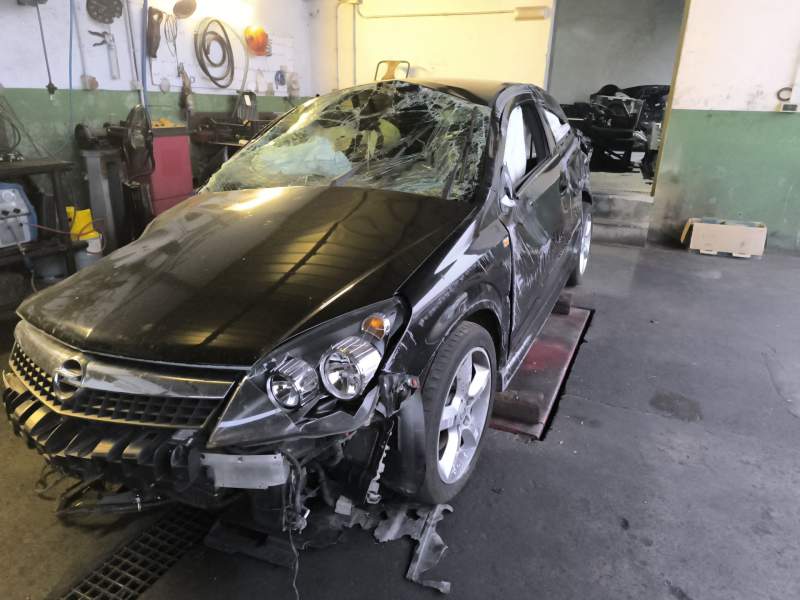 OPEL ASTRA H GTC (A04)