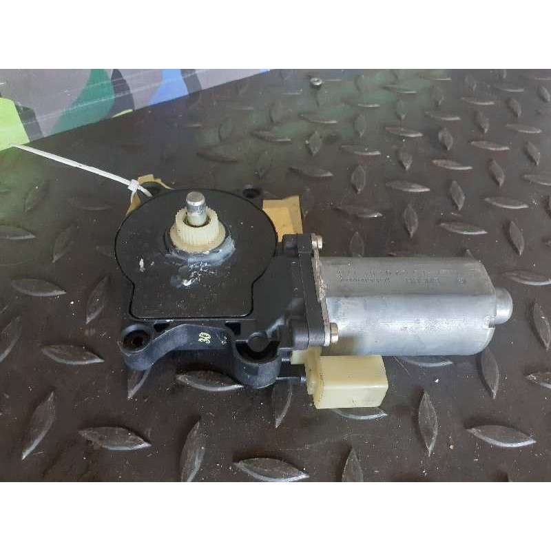 Desguace MonforteMOTOR ELEVALUNAS DELANTERO IZQUIERDO 676283620630 BMWMotor elevalunas delantero izquierdo|Desguace Monforte