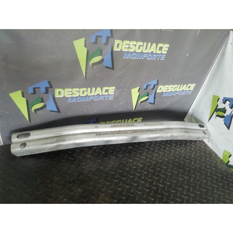 Desguace MonforteREFUERZO PARAGOLPES DELANTERO 62030CA000 NISSANRefuerzo paragolpes delantero|Desguace Monforte