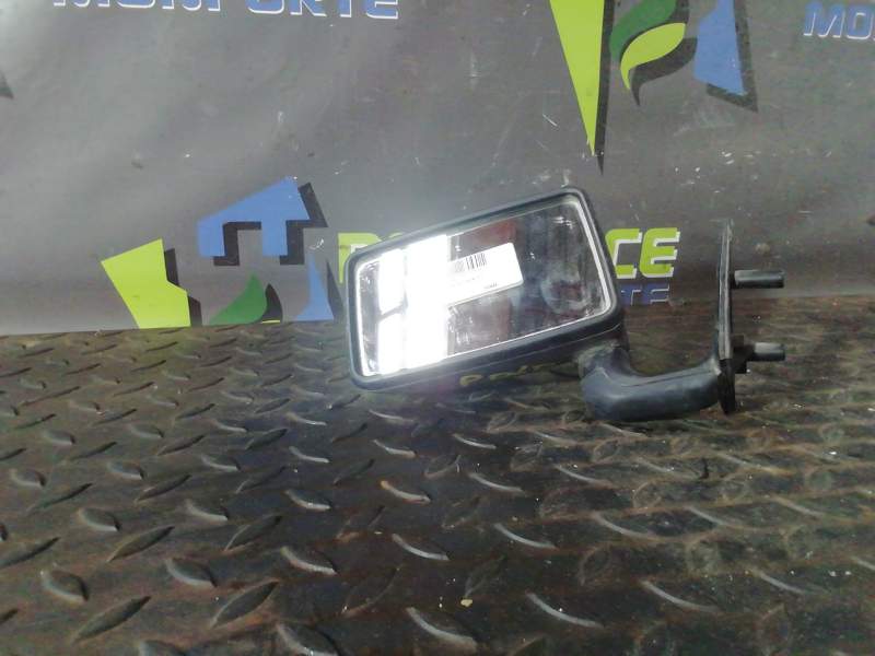 RETROVISOR IZQUIERDO 868857502B 
