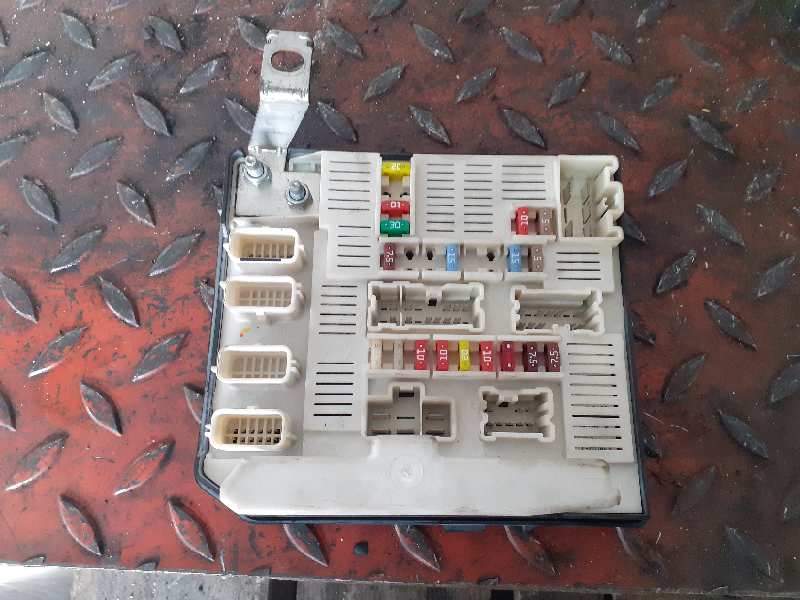 CAJA RELES / FUSIBLES 8200481866H 519158091 8710953303