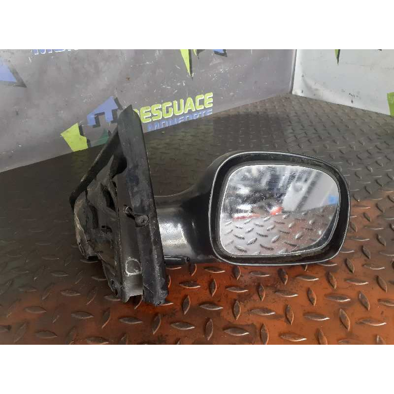 Recambio de retrovisor derecho para chrysler gran voyager 4.yn5m referencia OEM IAM 4717382  