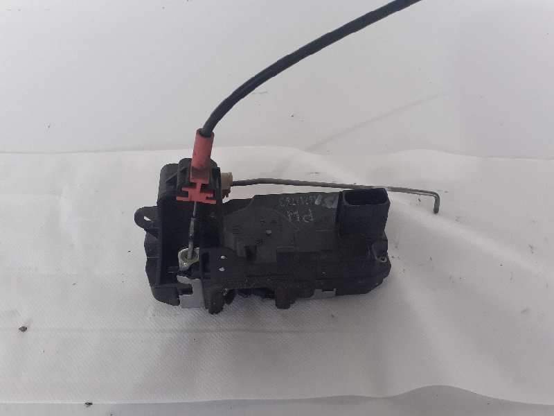 CERRADURA PUERTA TRASERA DERECHA 13210739 