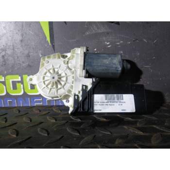 MOTOR ELEVALUNAS DELANTERO DERECHO 105415301 05074240 