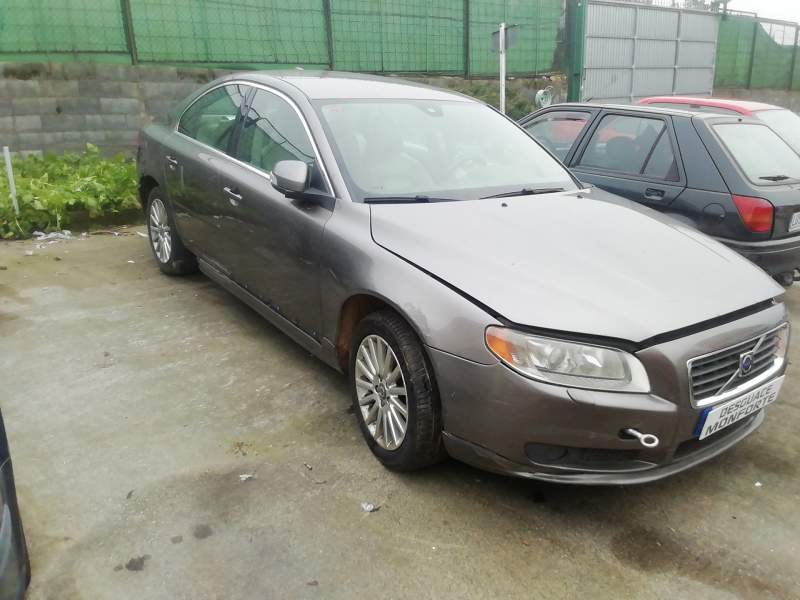 VOLVO S80 BERLINA