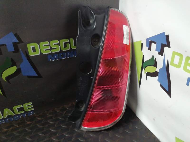 PILOTO TRASERO DERECHO 51753384 