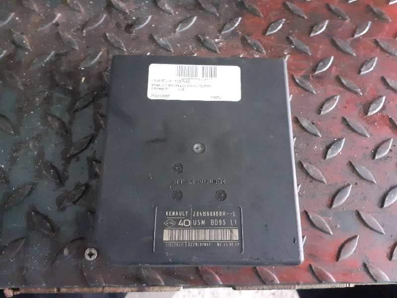 CAJA RELES / FUSIBLES 284B60008R 