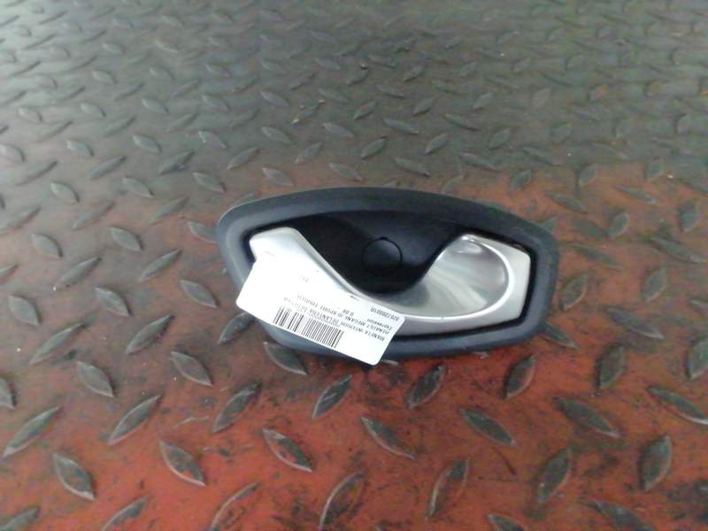 MANETA INTERIOR DELANTERA DERECHA 826720001R 