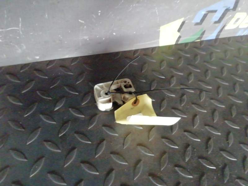 CERRADURA PUERTA DELANTERA IZQUIERDA 