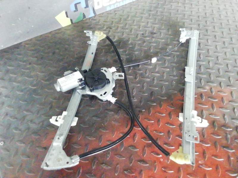 ELEVALUNAS DELANTERO DERECHO 9643807380 400679T1 400679