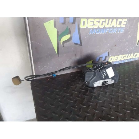 Recambio de cerradura puerta trasera derecha para mercedes-benz clase c (w203) berlina 220 cdi (203.006) referencia OEM IAM 2037