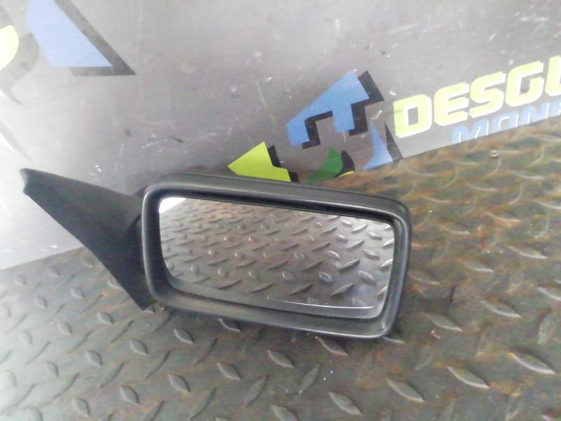 RETROVISOR DERECHO 415312302 