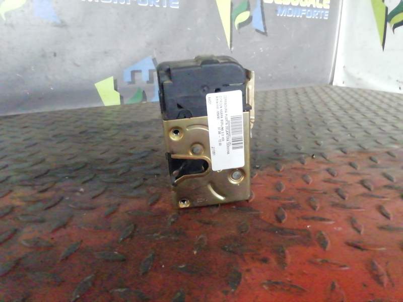 CERRADURA PUERTA DELANTERA DERECHA AVD1 
