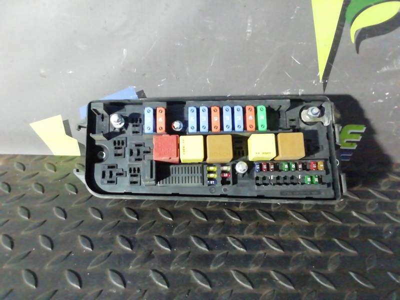 CAJA RELES / FUSIBLES 13170900 519065106 