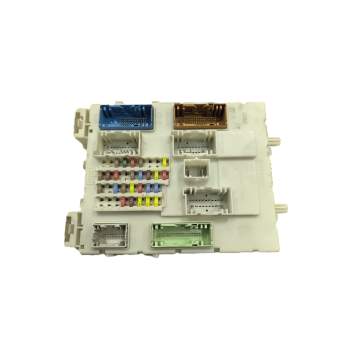 CAJA RELES / FUSIBLES AV6N14A073EF 