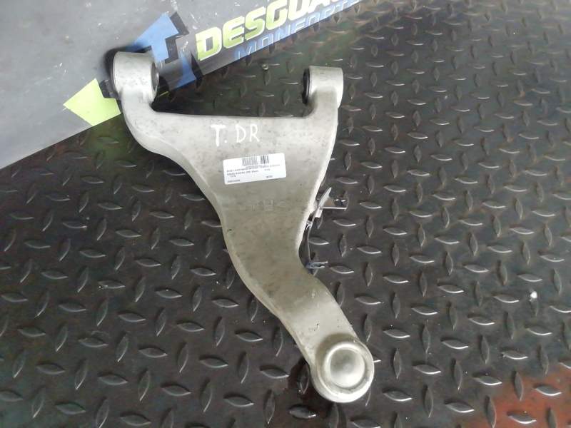 BRAZO SUSPENSION SUPERIOR TRASERO DERECHO 55501CA00A 