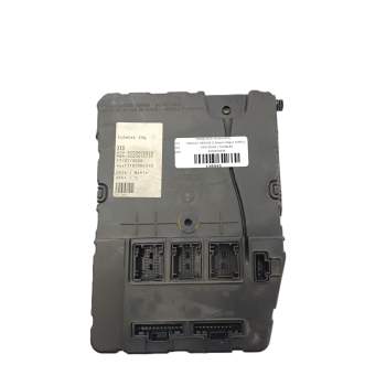 CAJA RELES / FUSIBLES 8200606828 