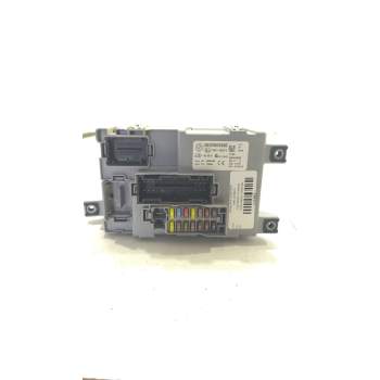 CAJA RELES / FUSIBLES 00520028650 / 28444383 