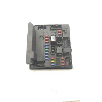 CAJA RELES / FUSIBLES 284B7JD02A 