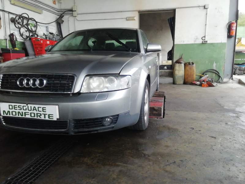 AUDI A4 BERLINA (8E)